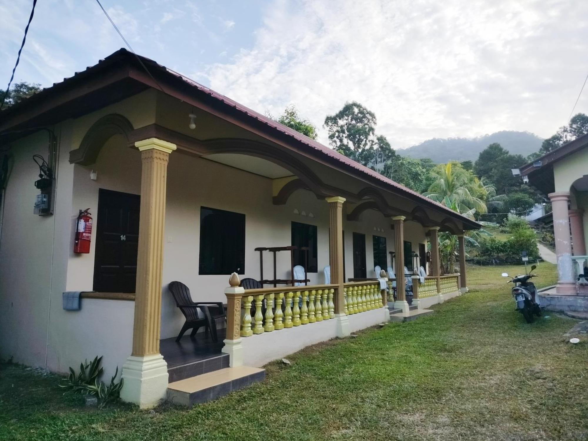 Restu Chalet Tioman Villa Kampong Ayer Batang Ngoại thất bức ảnh